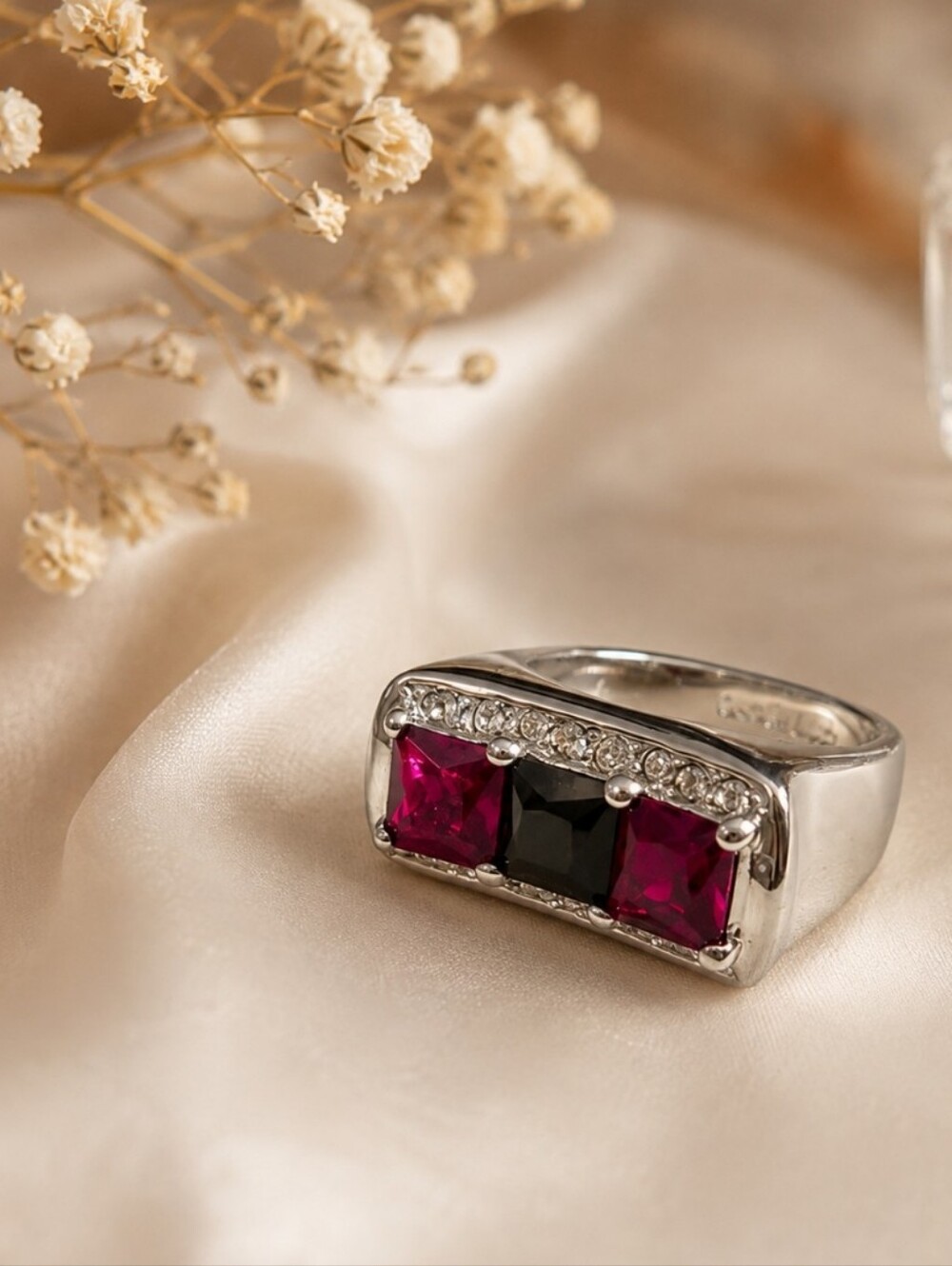Sterling Silver Rectangular Garnet & Onyx Gemstone Ring - Red Black